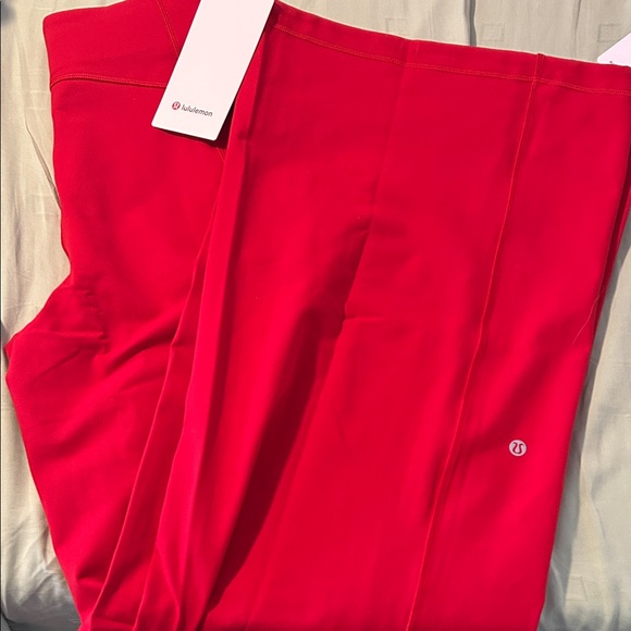 Lululemon define HR wide leg pant Luon in Oxford red color - Picture 3 of 6